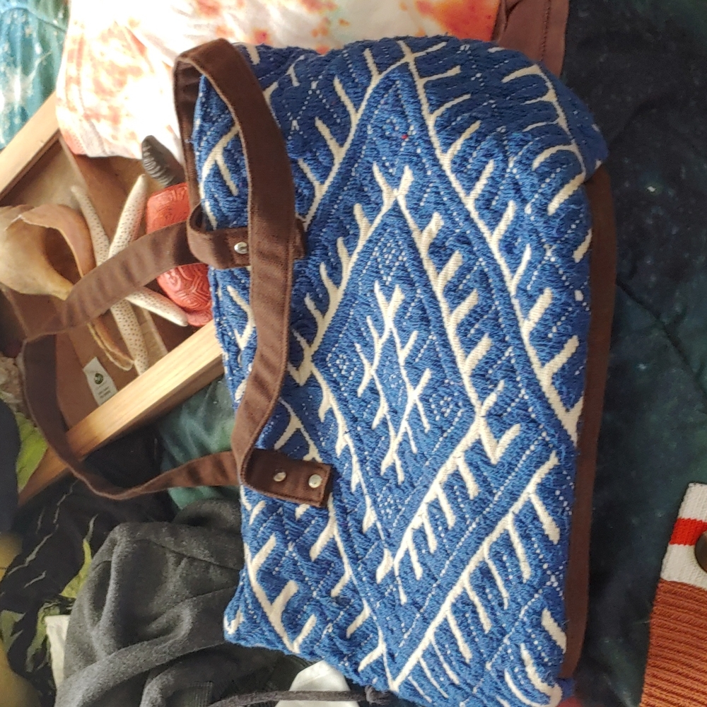 Blue patterned bag tote